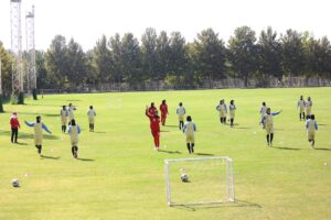 مهینی 28 بازیکن را به اردو فرا خواند