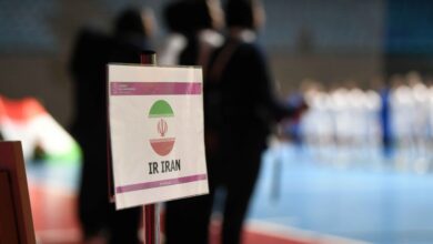 در مورد دختران فوتسال شیطنت می‌کنند