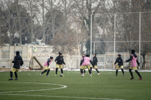 مهینی 28 بازیکن را به اردو فرا خواند