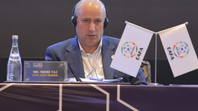 تاج و انتقادهایی که شنیده شد