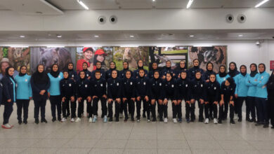 شاگردان آزمون وارد پرث شدند