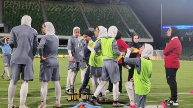 تمرین شاگردان آزمون در استادیوم برگزاری بازی