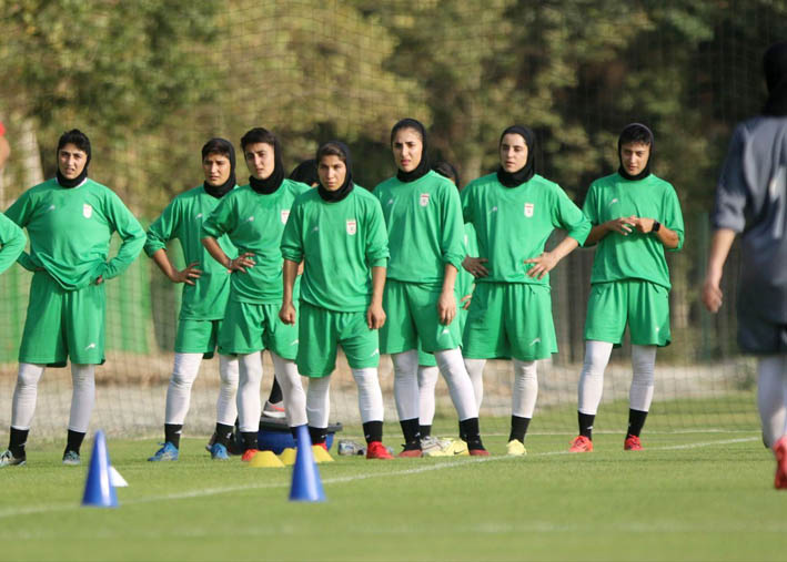 بررسی رقبای تیم ملی فوتبال زنان ایران