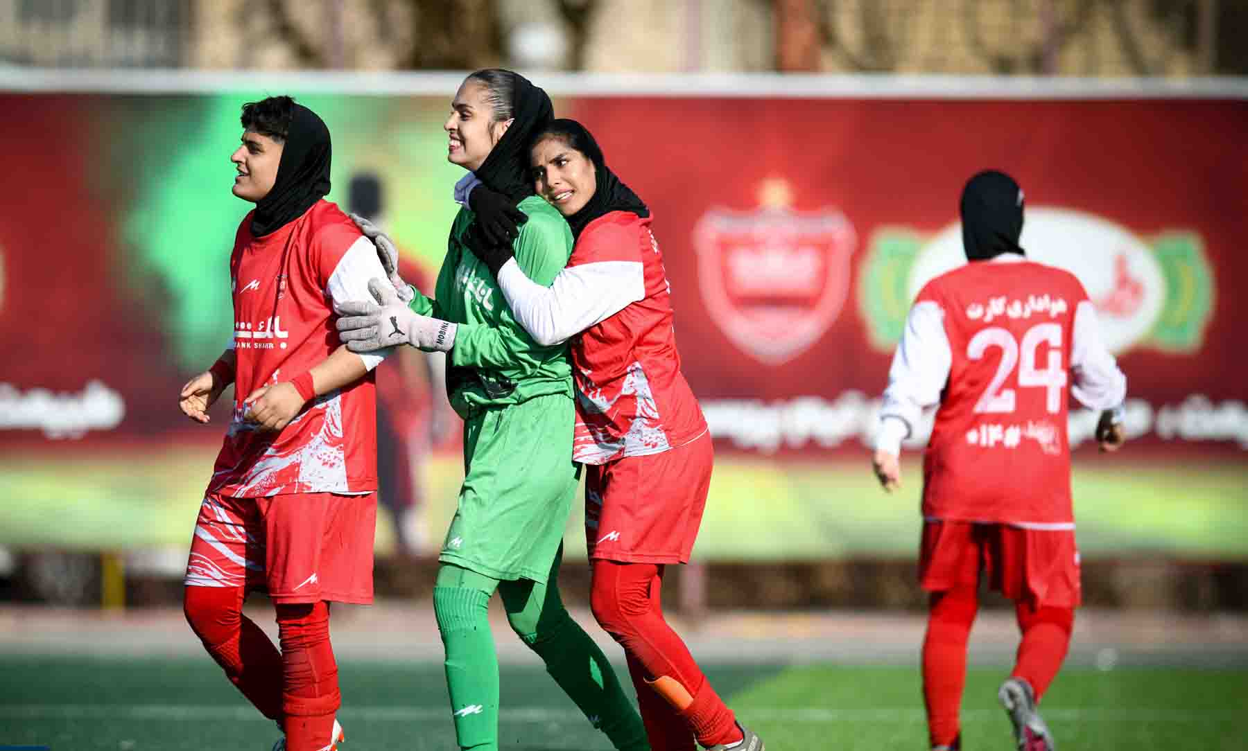 بیبرنامگی در ساختار تیم زنان پرسپولیس