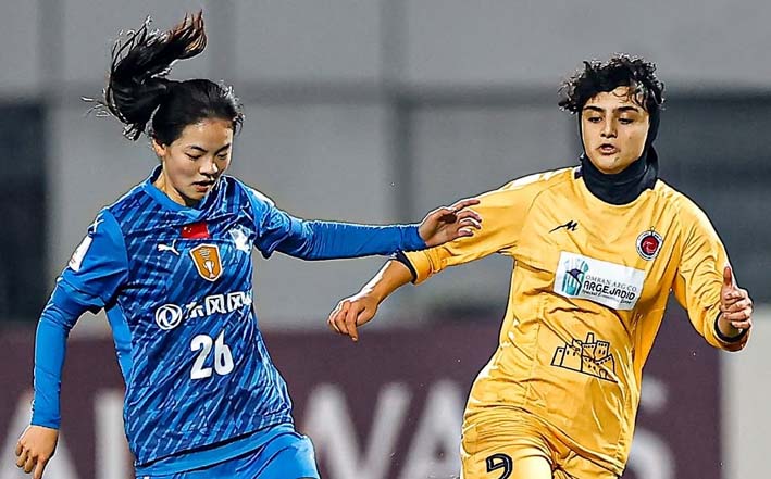 شکست خاتون مقابل مدافع قهرمانی