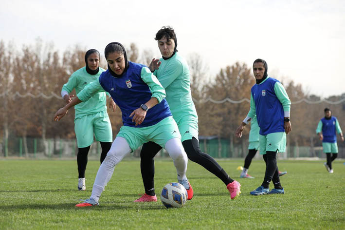 مهجور مثل تیم ملی فوتبال زنان