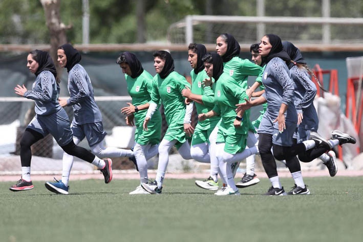 جعفری 30 بازیکن را به اردو فرا خواند